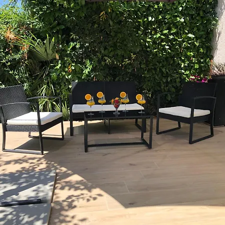 Sasha Apartment *